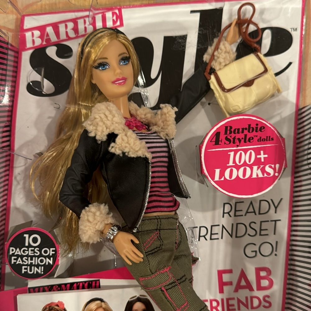NRFB. RARE. Mattel 2013 “Barbie Style” blonde Barbie w Fashion Booklet. Trendy!